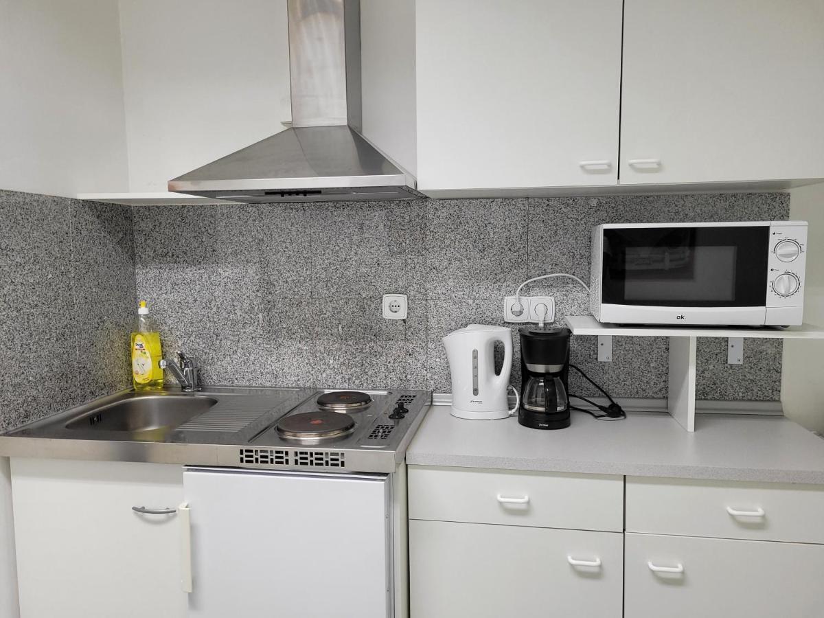 Budget Studio Near Prater Вена Экстерьер фото